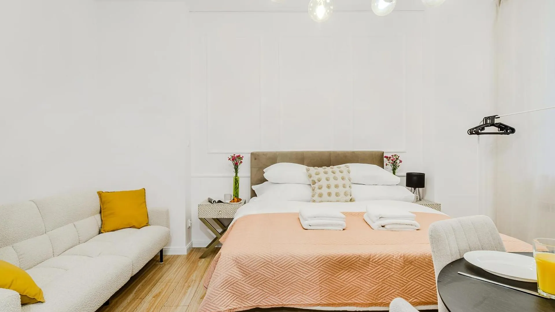 Cozy City Center Apartment In Warszawa Польша