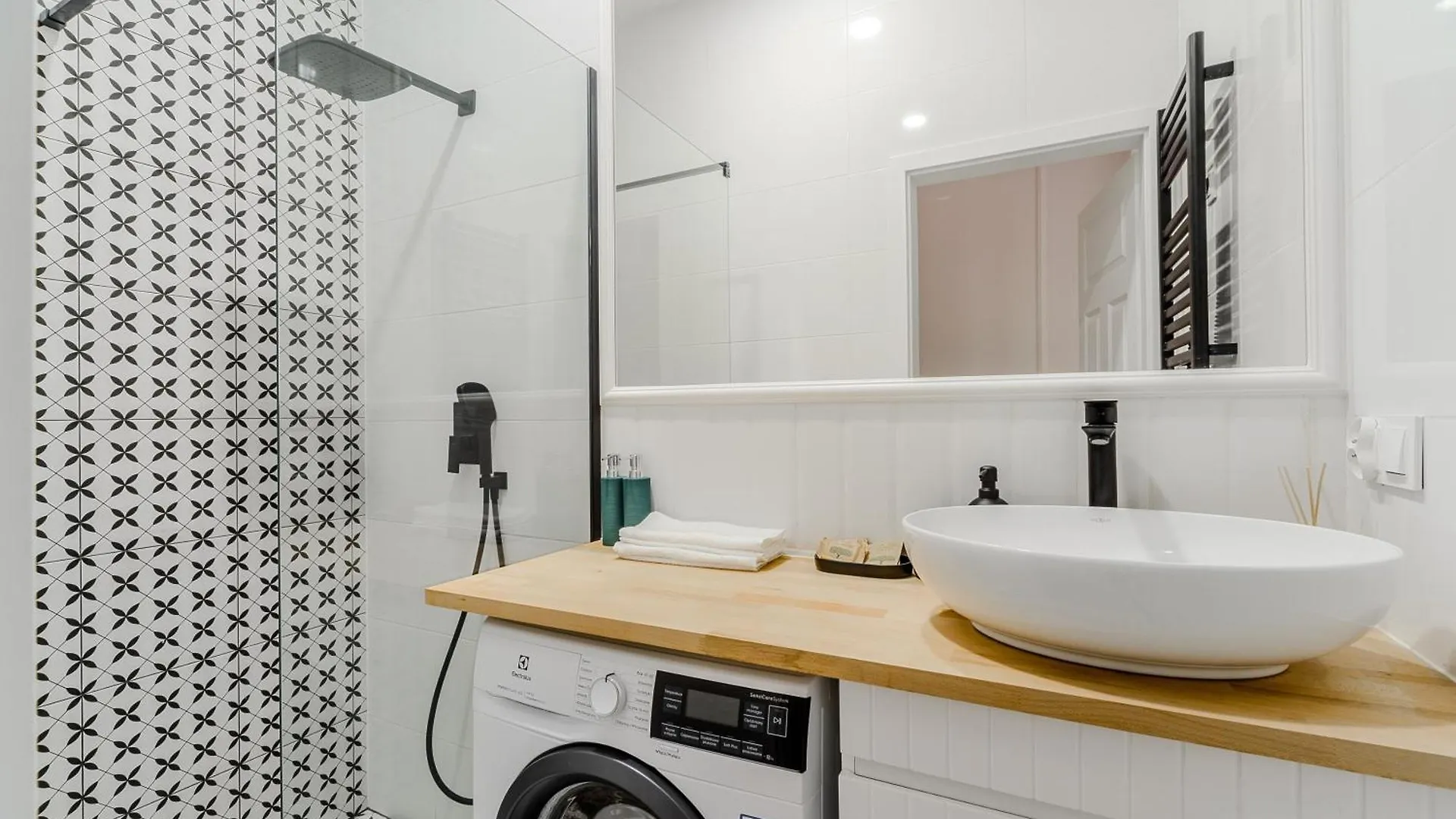 Cozy City Center Apartment In Warszawa  Варшава