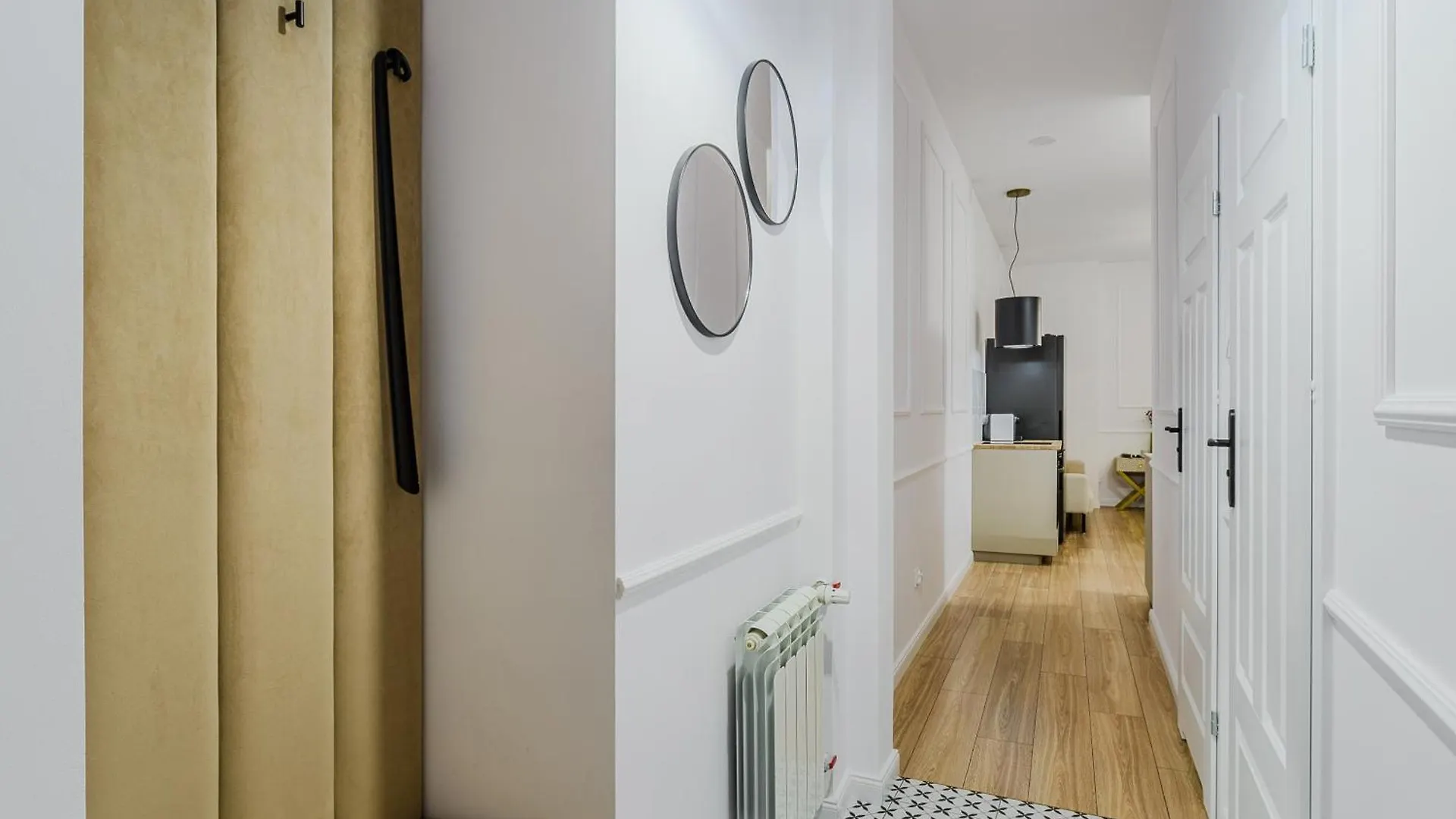 Cozy City Center Apartment In Warszawa